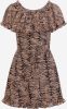 NIKKIE off shoulder jurk Ramona Lee van gerecycled polyester bruin/zwart online kopen